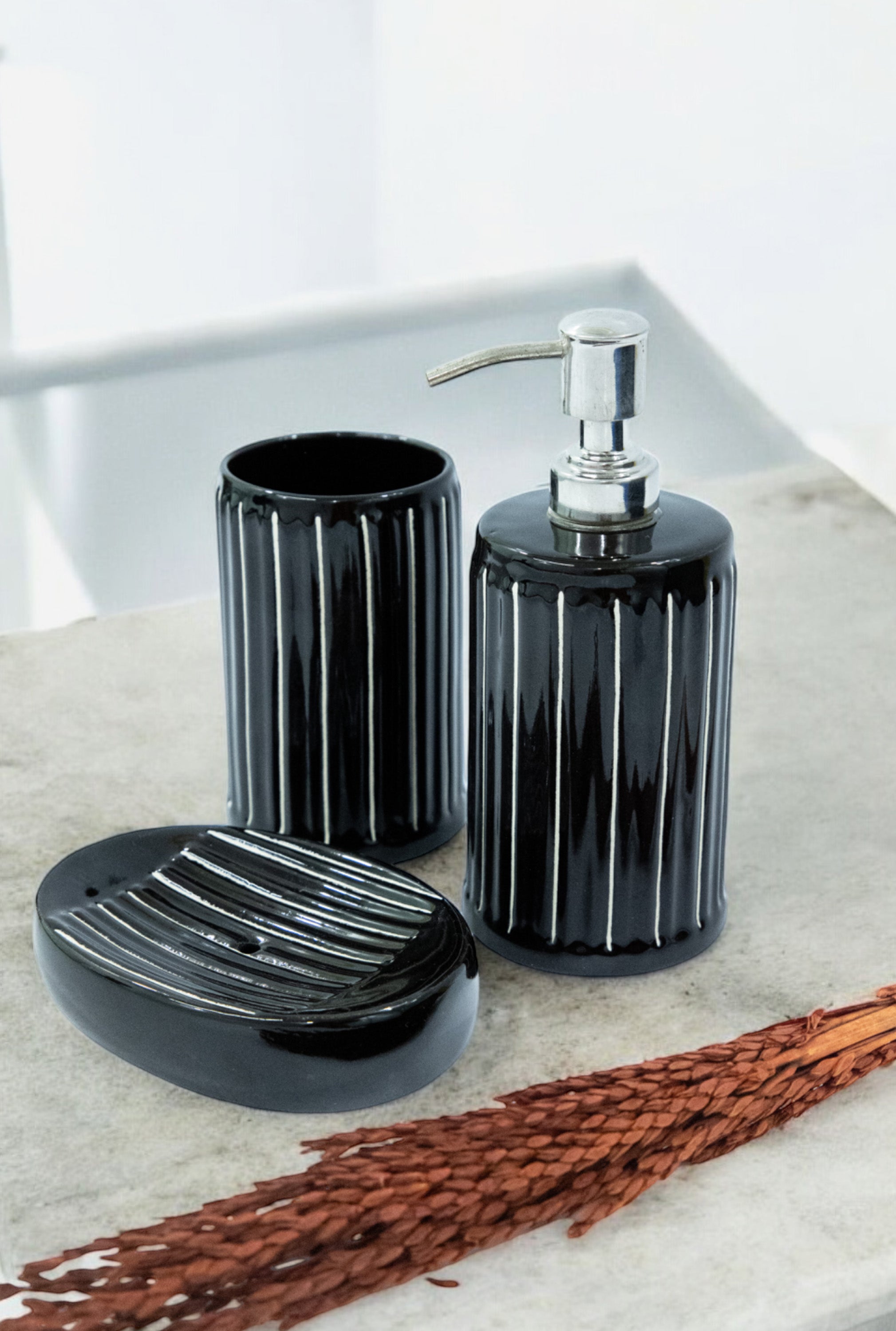 Chic Black Ceramic Bath Set of 3