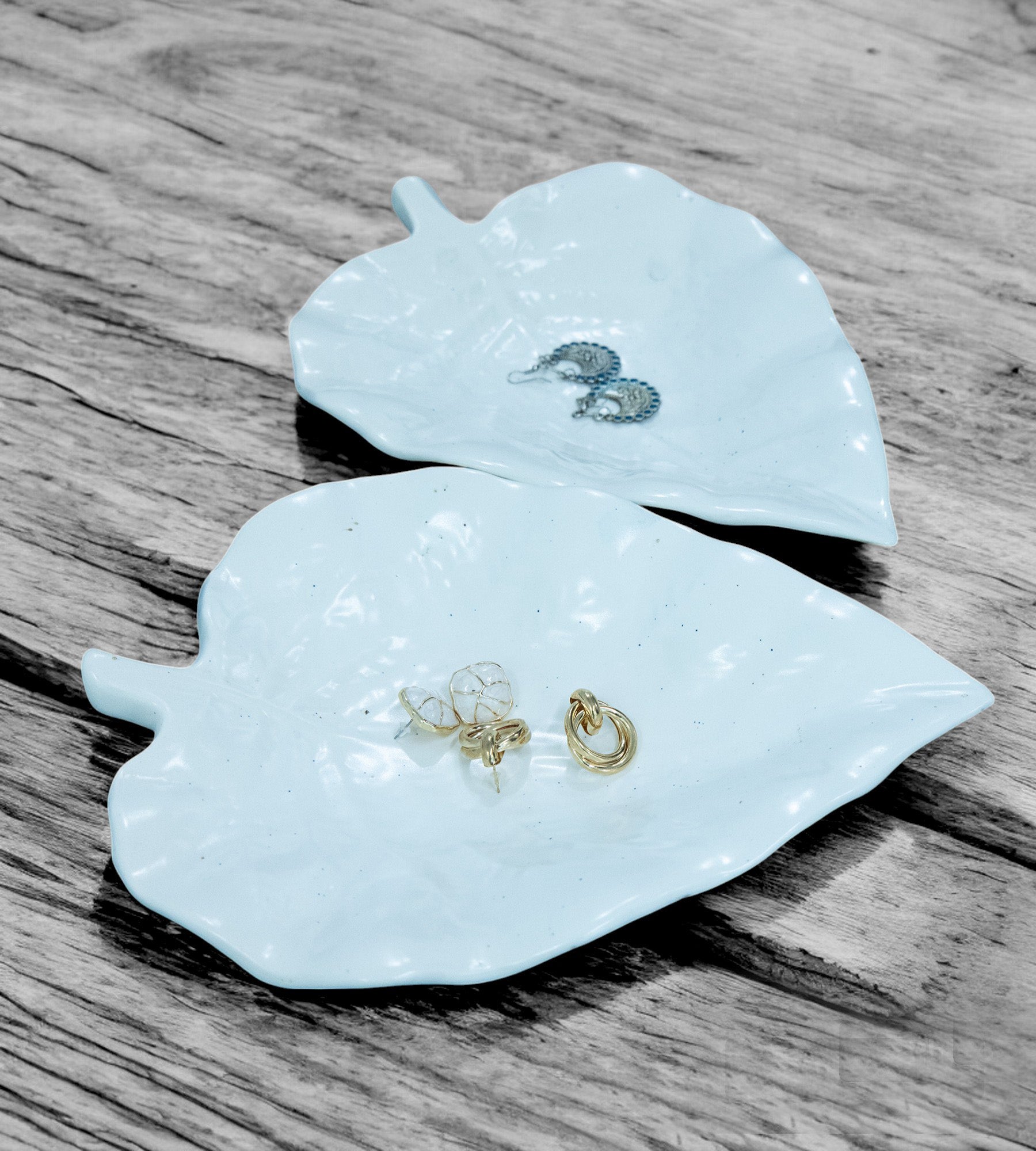 Ceramic White Leaf Shaped Serving Tray - Pack of 1