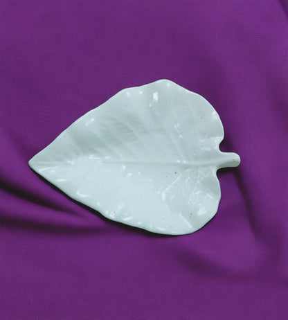 Ceramic White Leaf Shaped Serving Tray - Pack of 1