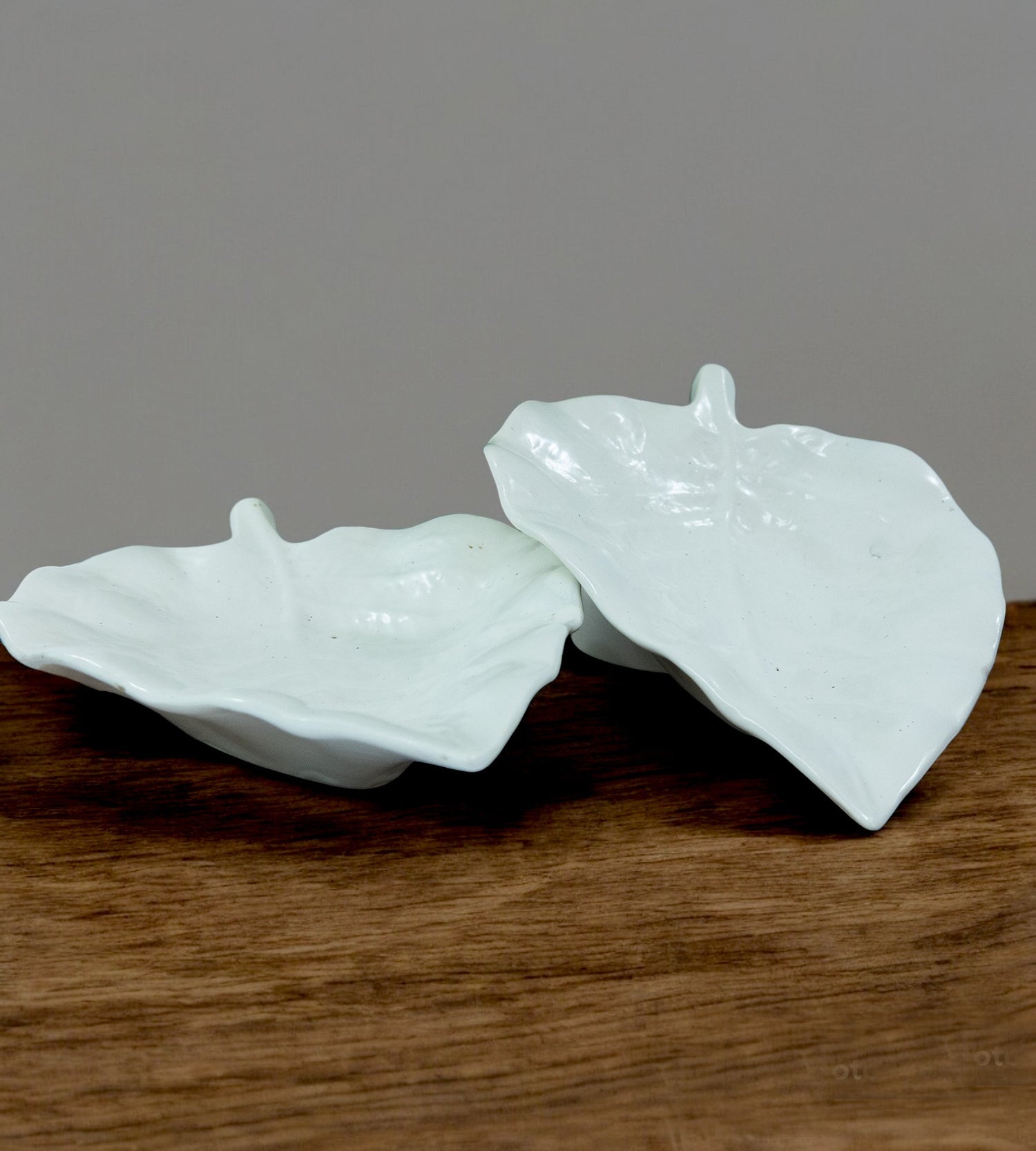 Ceramic White Leaf Shaped Serving Tray - Pack of 1