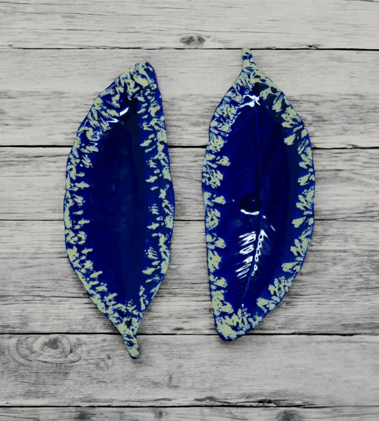 Ceramic Embossed Leaf Shape Multipurpose Tray - Pack of 2