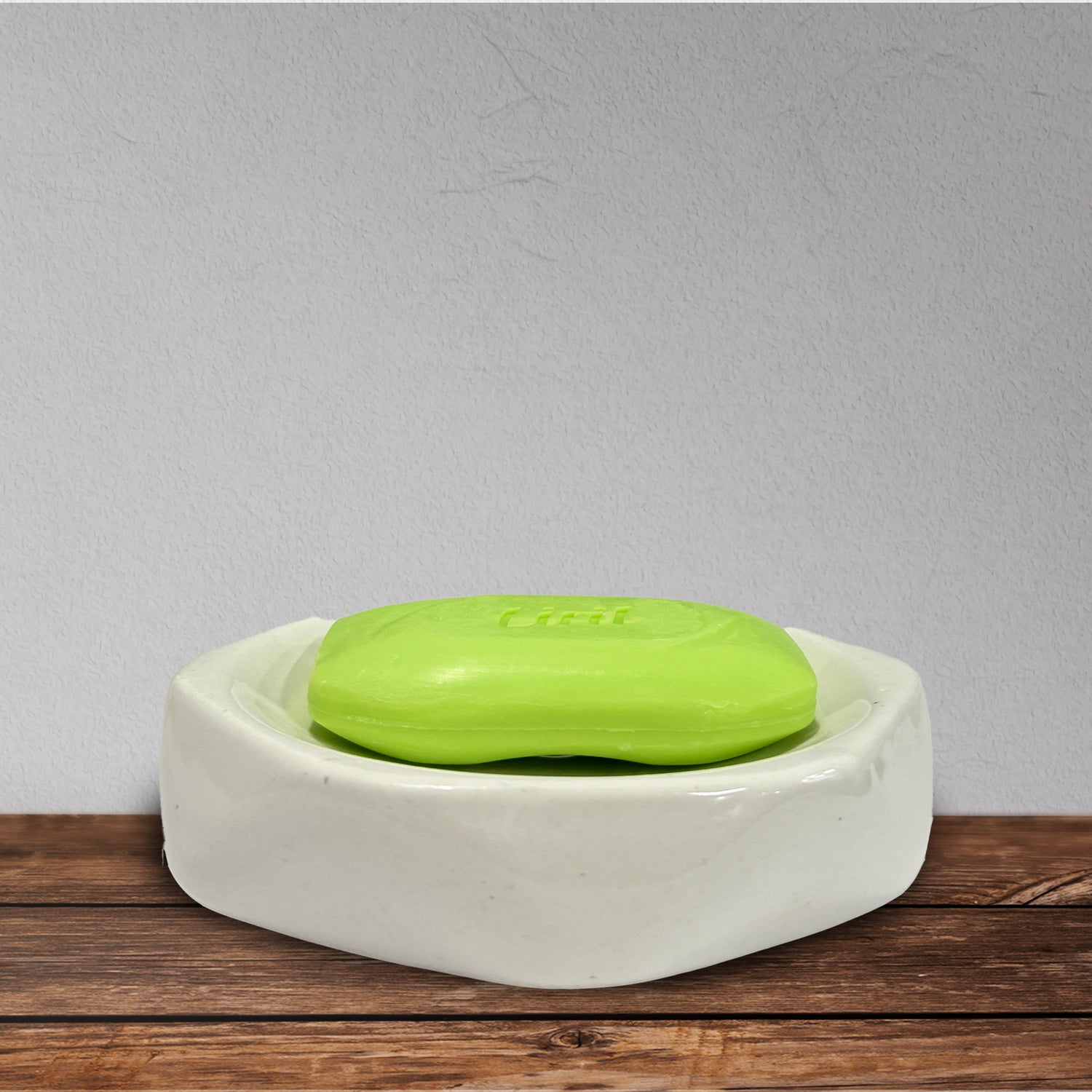 Elegant Ceramic White Soap Dish Tray