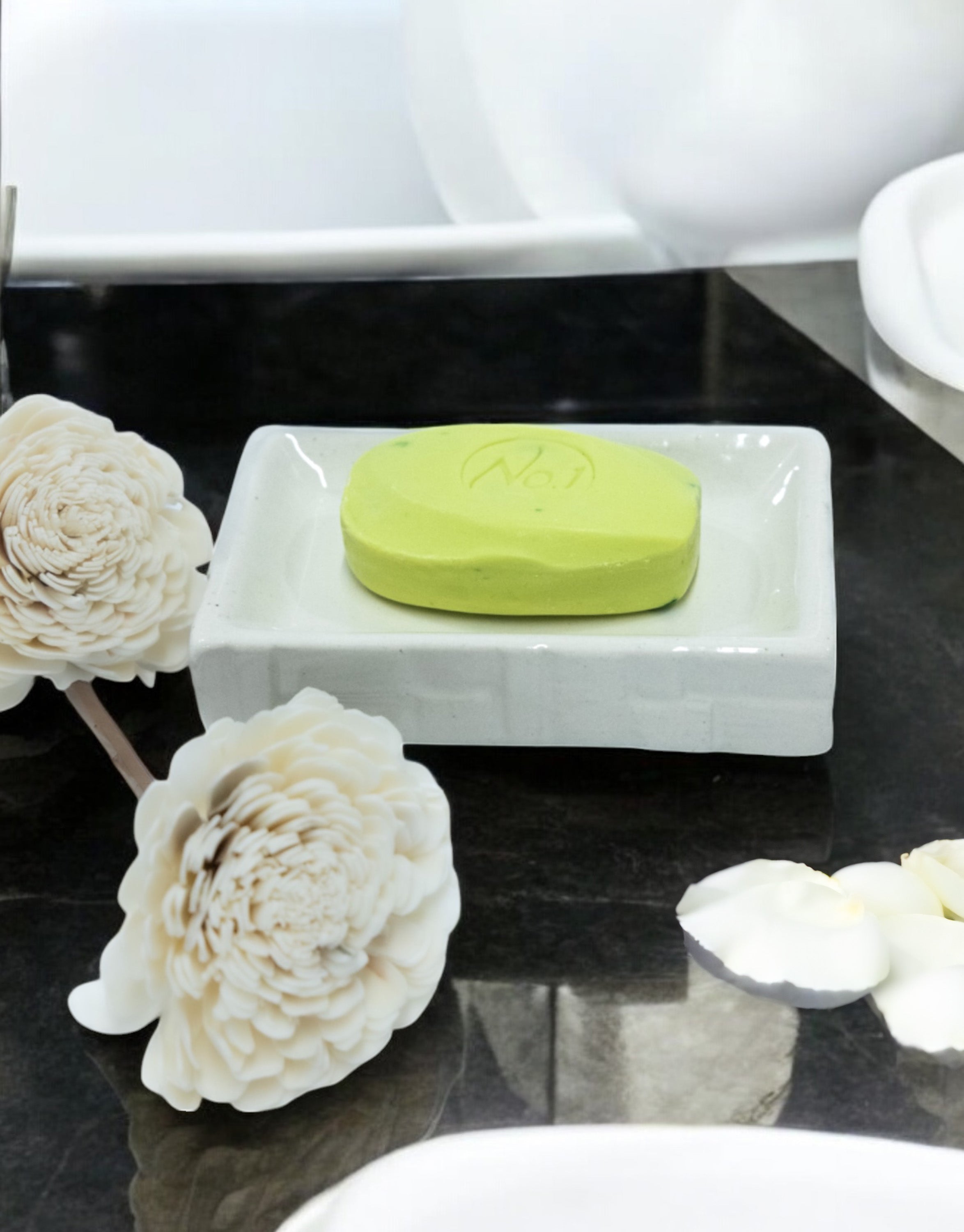 Luxury Glossy Ceramic White Soap Dish Tray