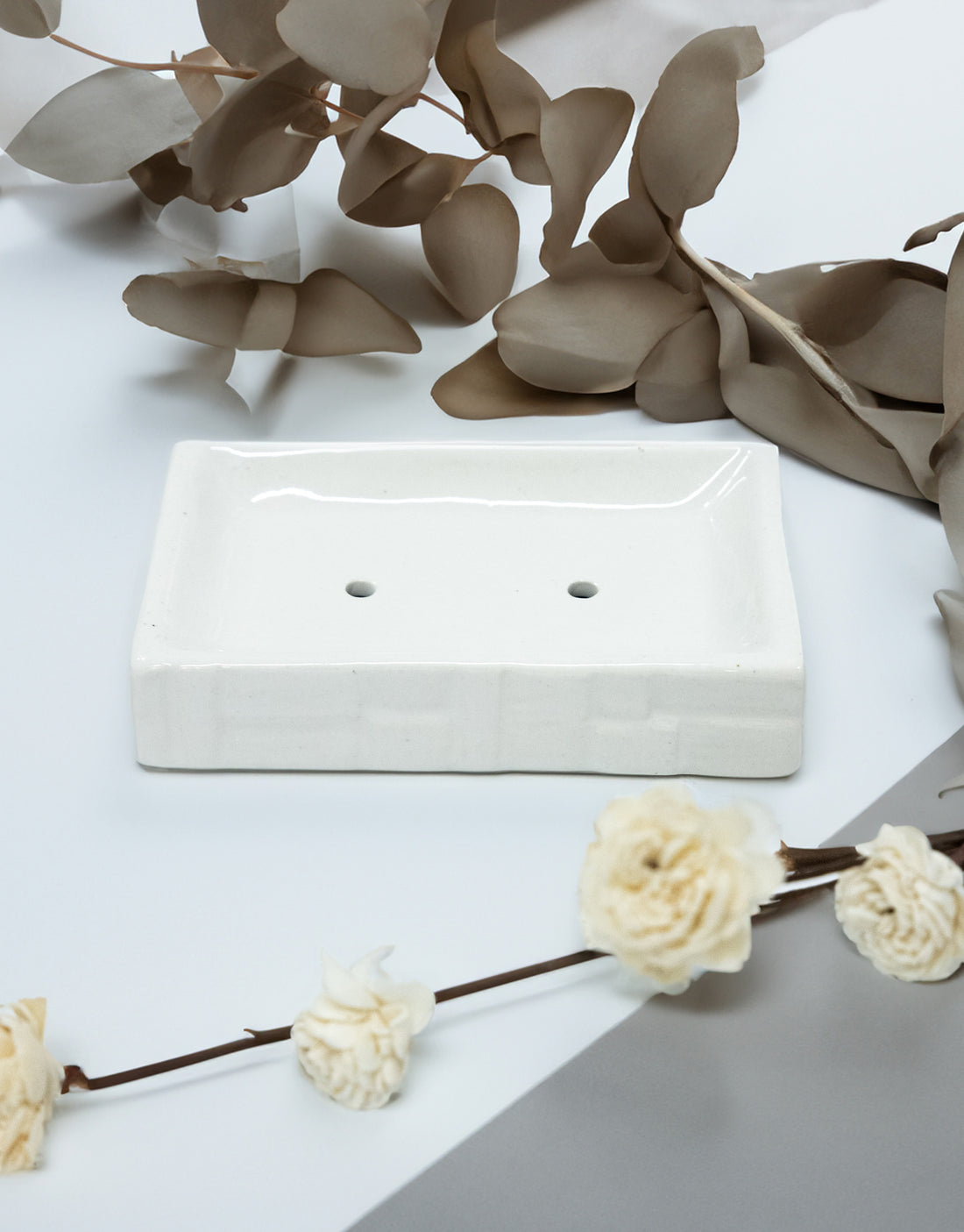 Luxury Glossy Ceramic White Soap Dish Tray