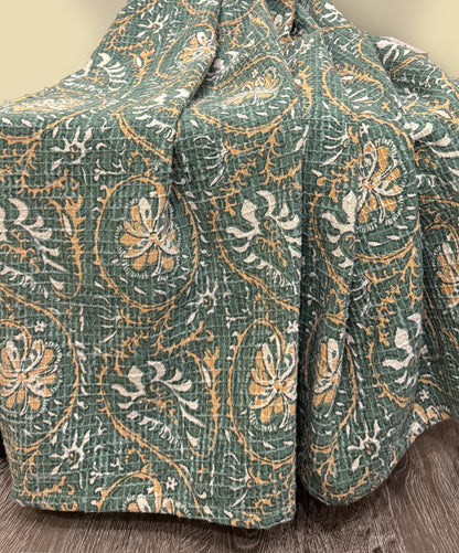 Green Hand Woven Cotton Throw for Sofa and Couch