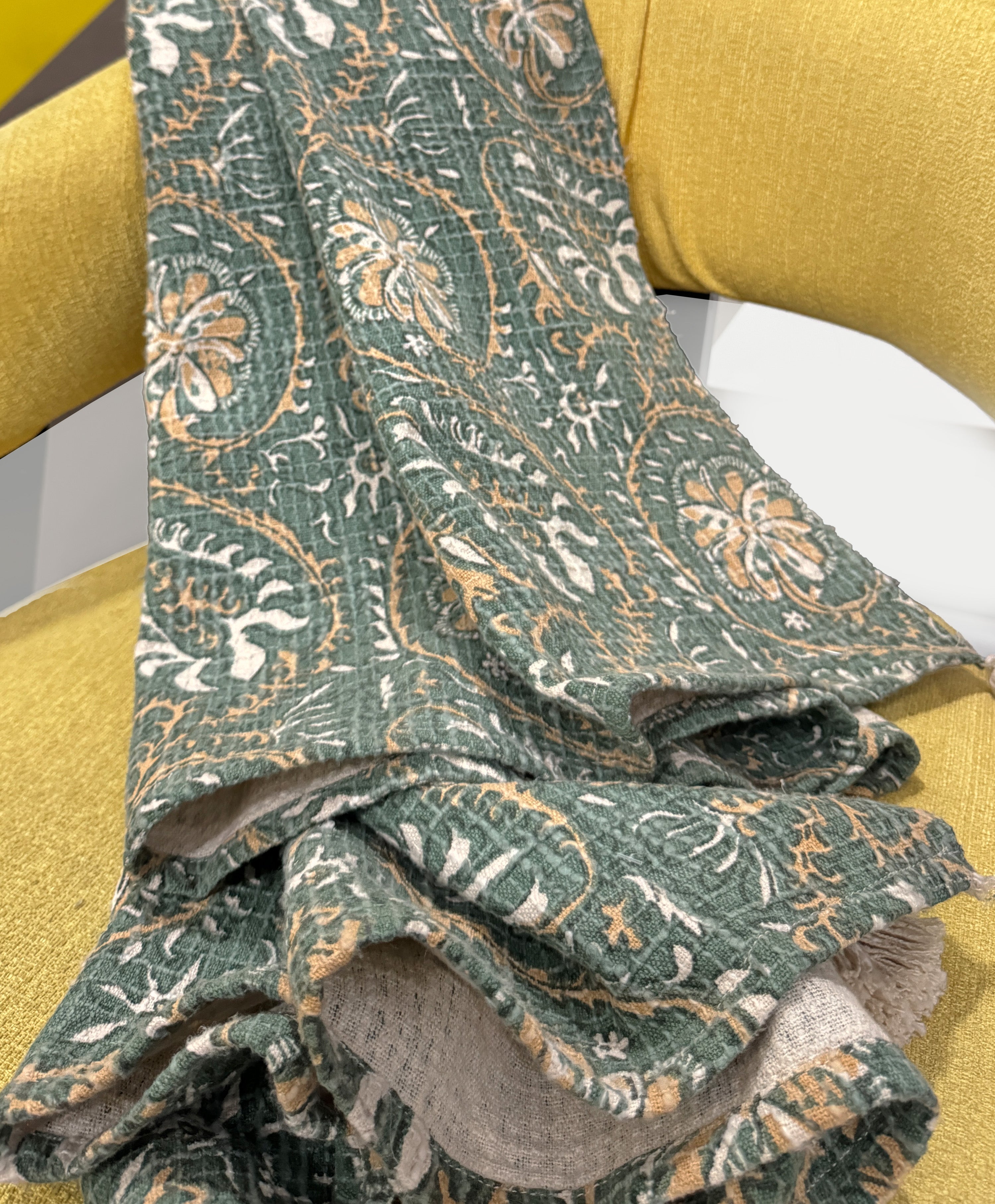 Green Hand Woven Cotton Throw for Sofa and Couch