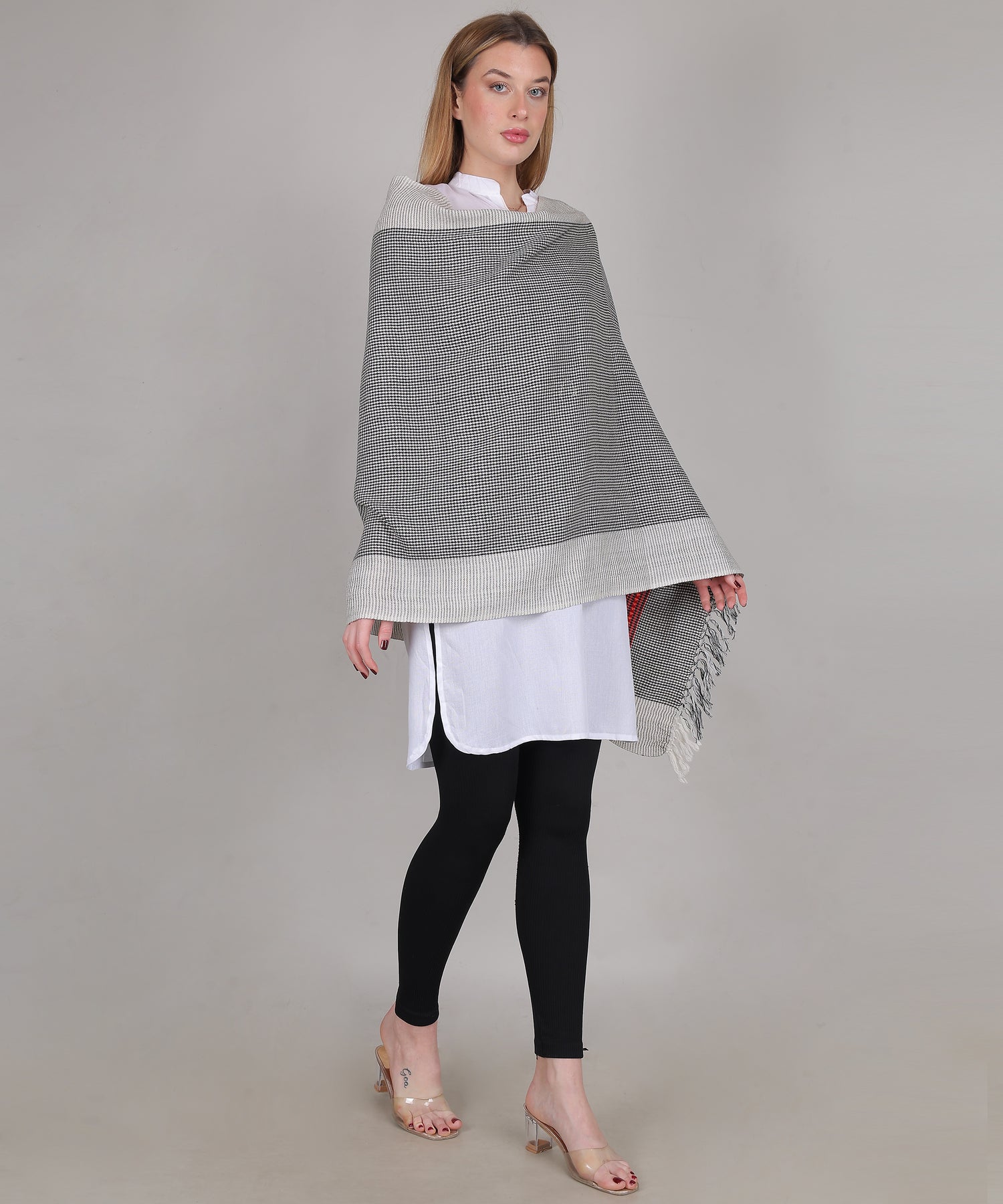 Handcrafted Kullu Pure Woollen Grey Stole – A Traditional Touch of Himachali Craft