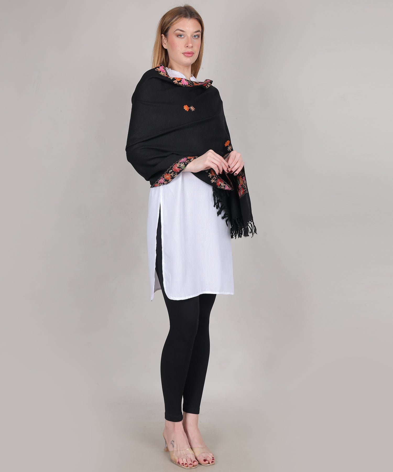 Traditional Kullu Weaving Black Stole – Embroidered Patti Pure Woollen Wrap with Artistic Handloom Craftsmanship