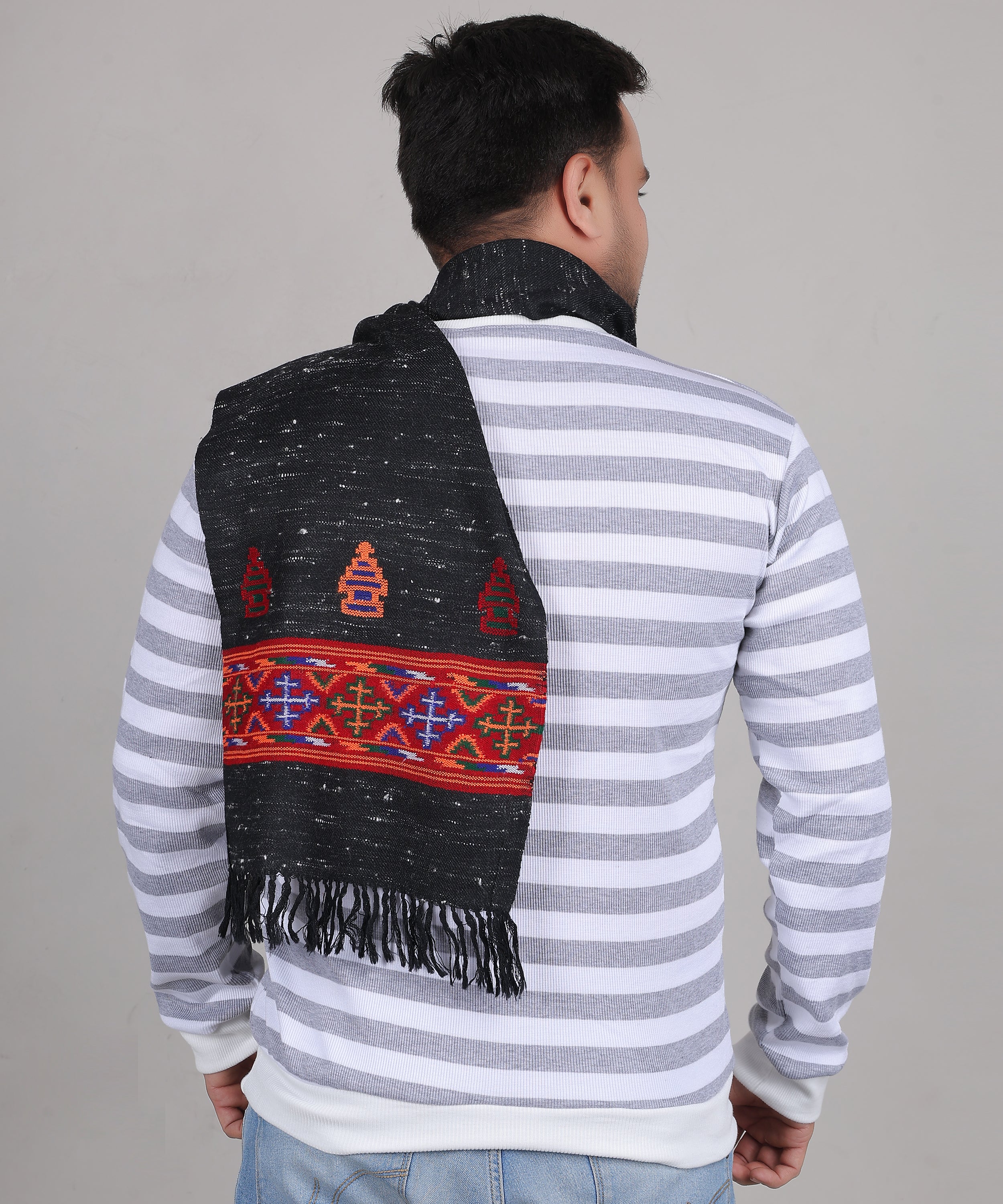 Kinnauri Pure Woollen Black Muffler – Handcrafted Kullu Weaving Patterns