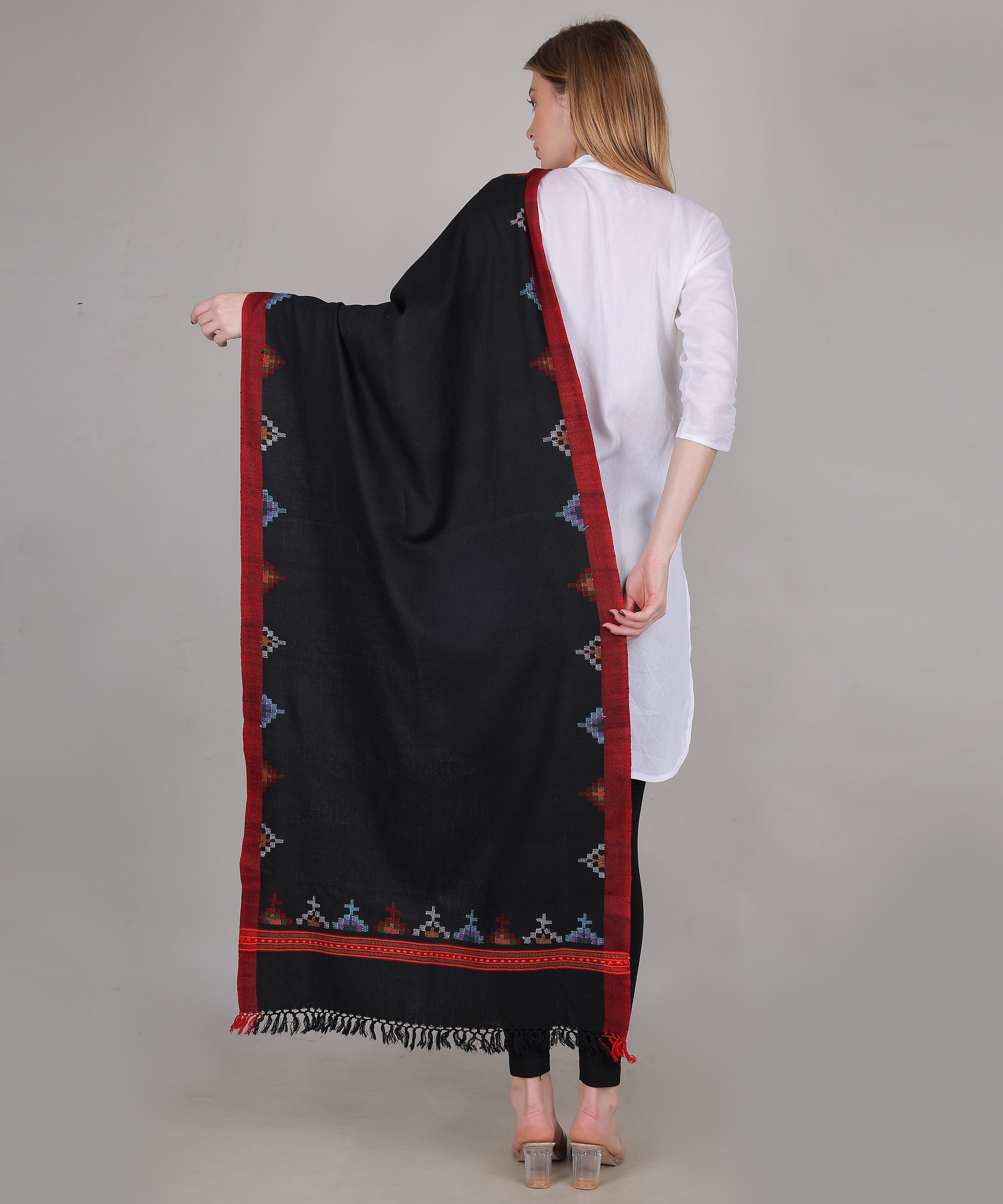 Elegant Kullu Handloom Black Stole – Handcrafted Patti Pure Wool Wrap with Classic Kullu Embroidery