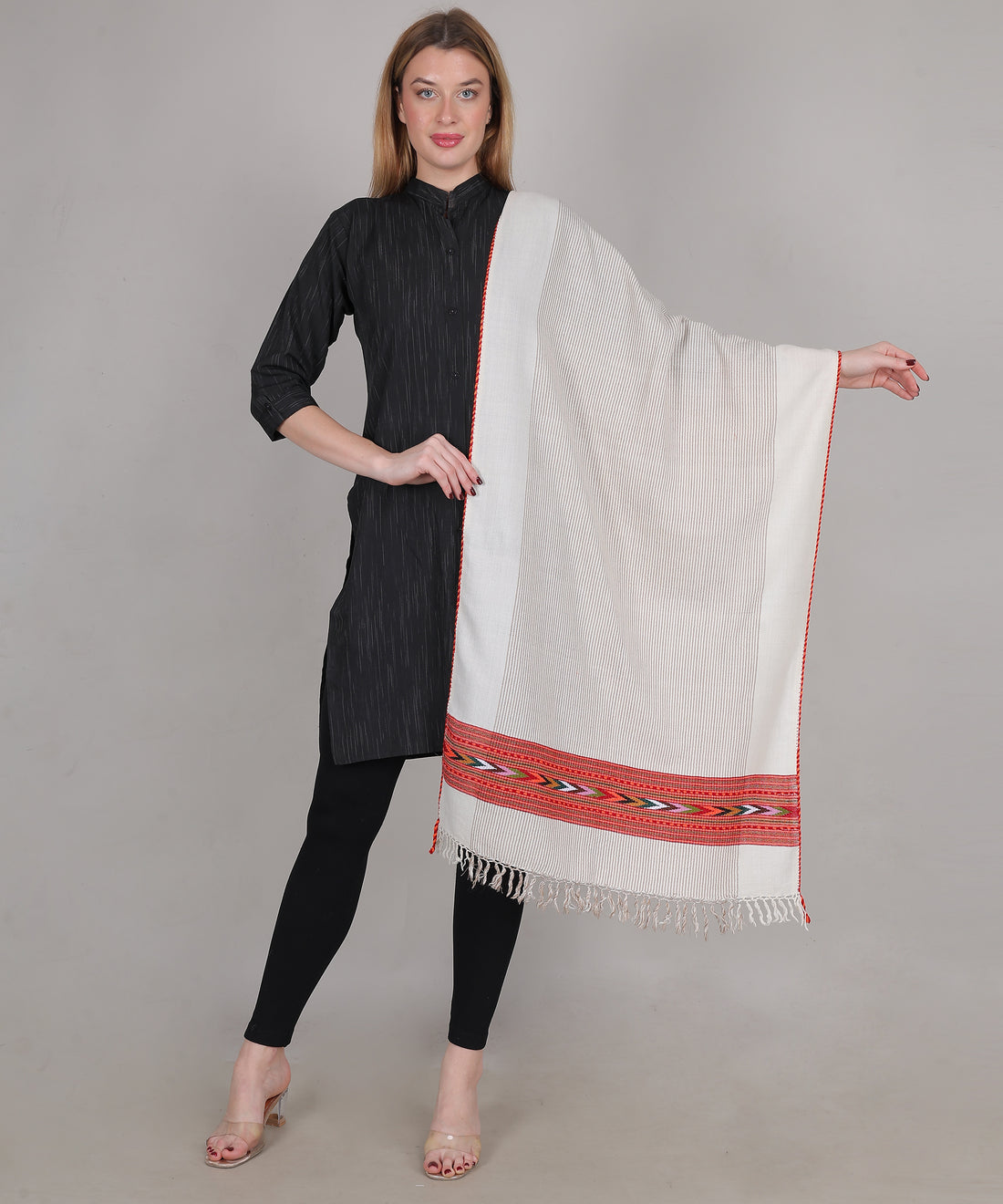 Pure Woollen Kullu Off-White Stole – Handloom Wrap with Elegant Weaving and Embroidered Patti