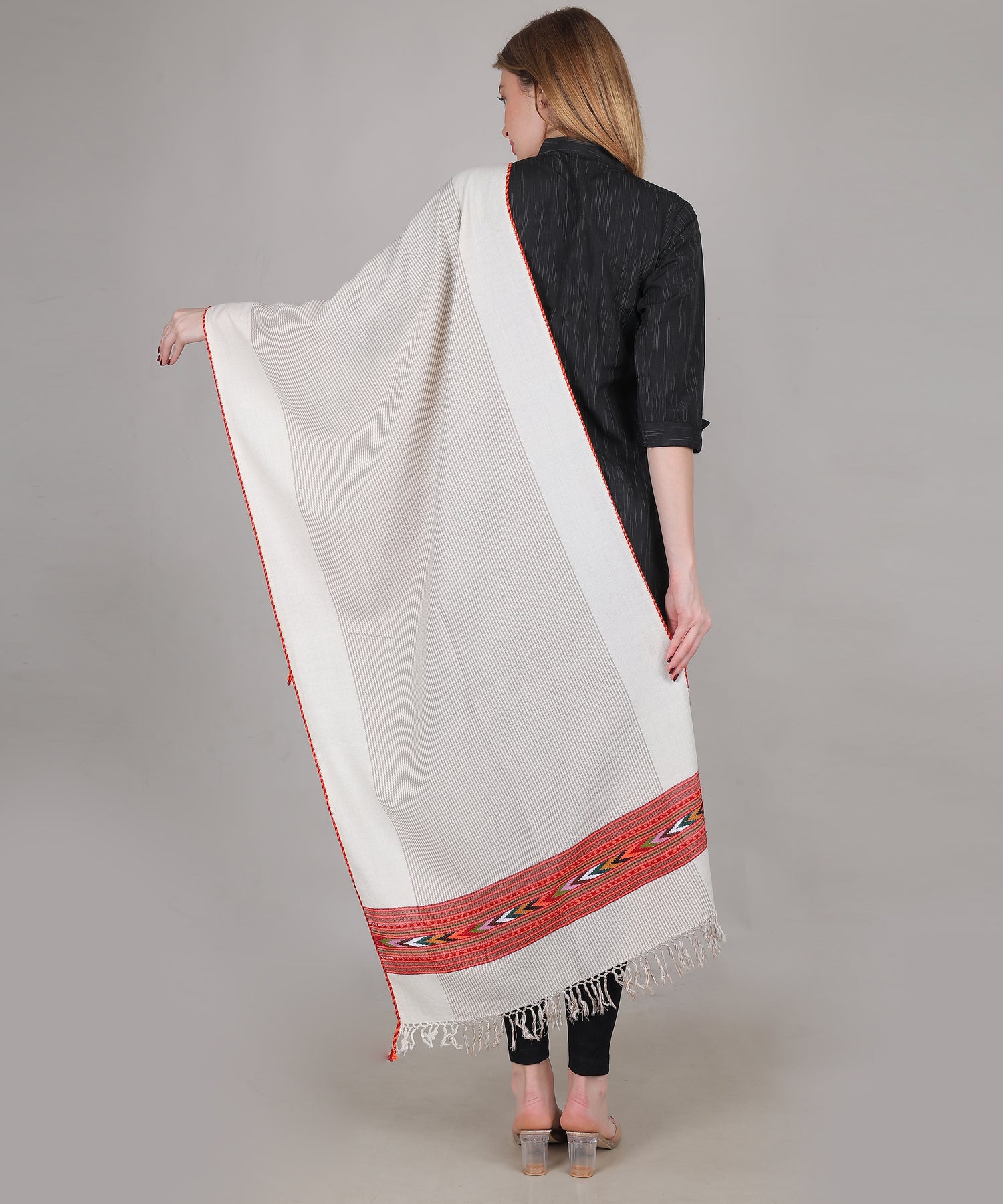 Pure Woollen Kullu Off-White Stole – Handloom Wrap with Elegant Weaving and Embroidered Patti