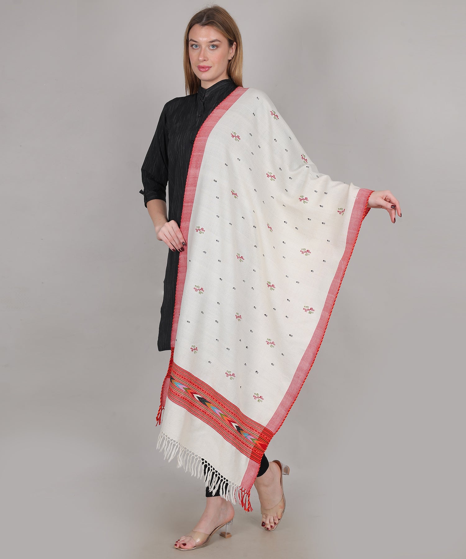 Pure Woollen Kullu Handloom Off-White Stole – Embroidered Patti with Traditional Weaving Design