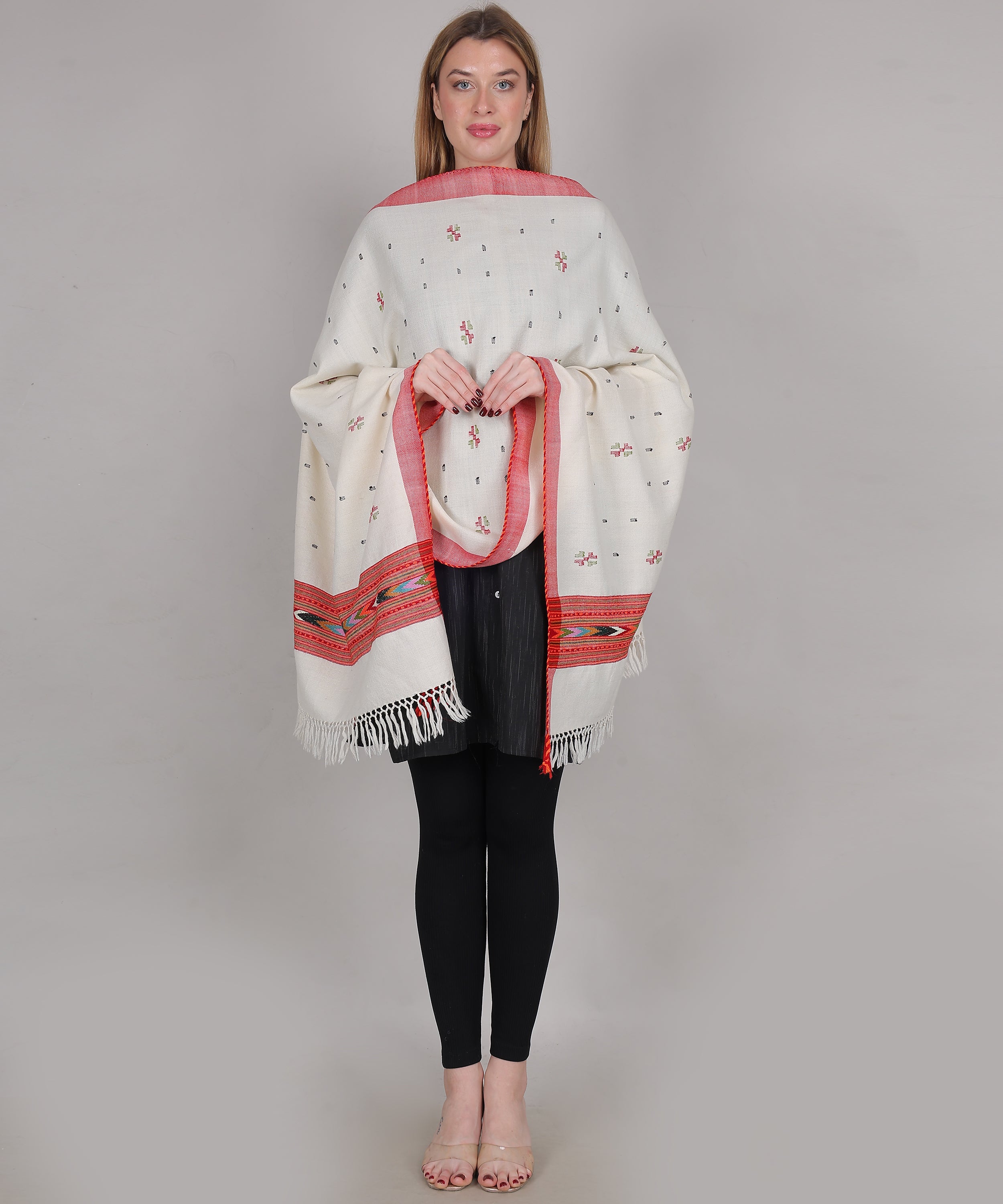 Pure Woollen Kullu Handloom Off-White Stole – Embroidered Patti with Traditional Weaving Design