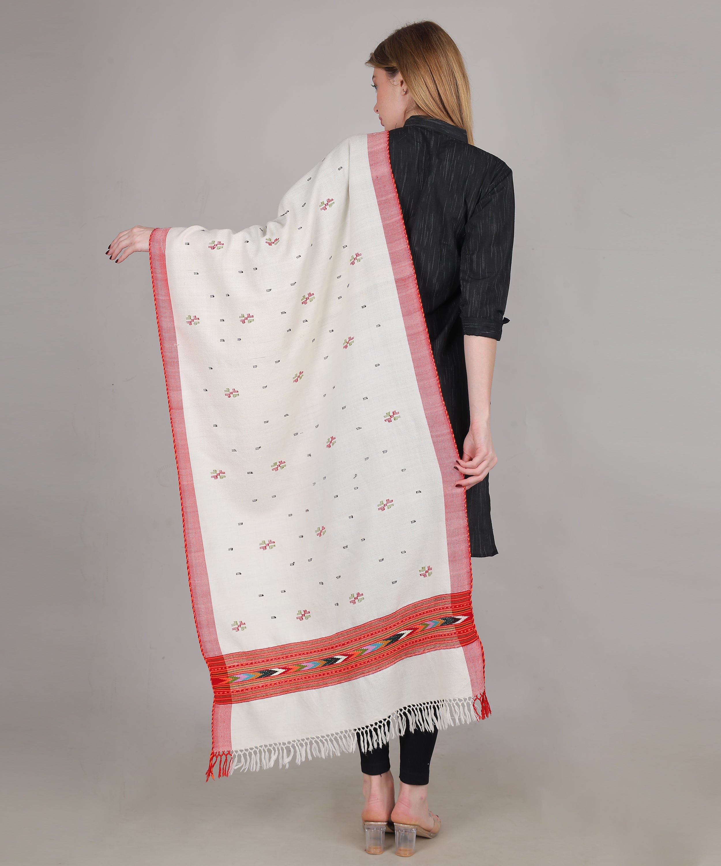 Pure Woollen Kullu Handloom Off-White Stole – Embroidered Patti with Traditional Weaving Design