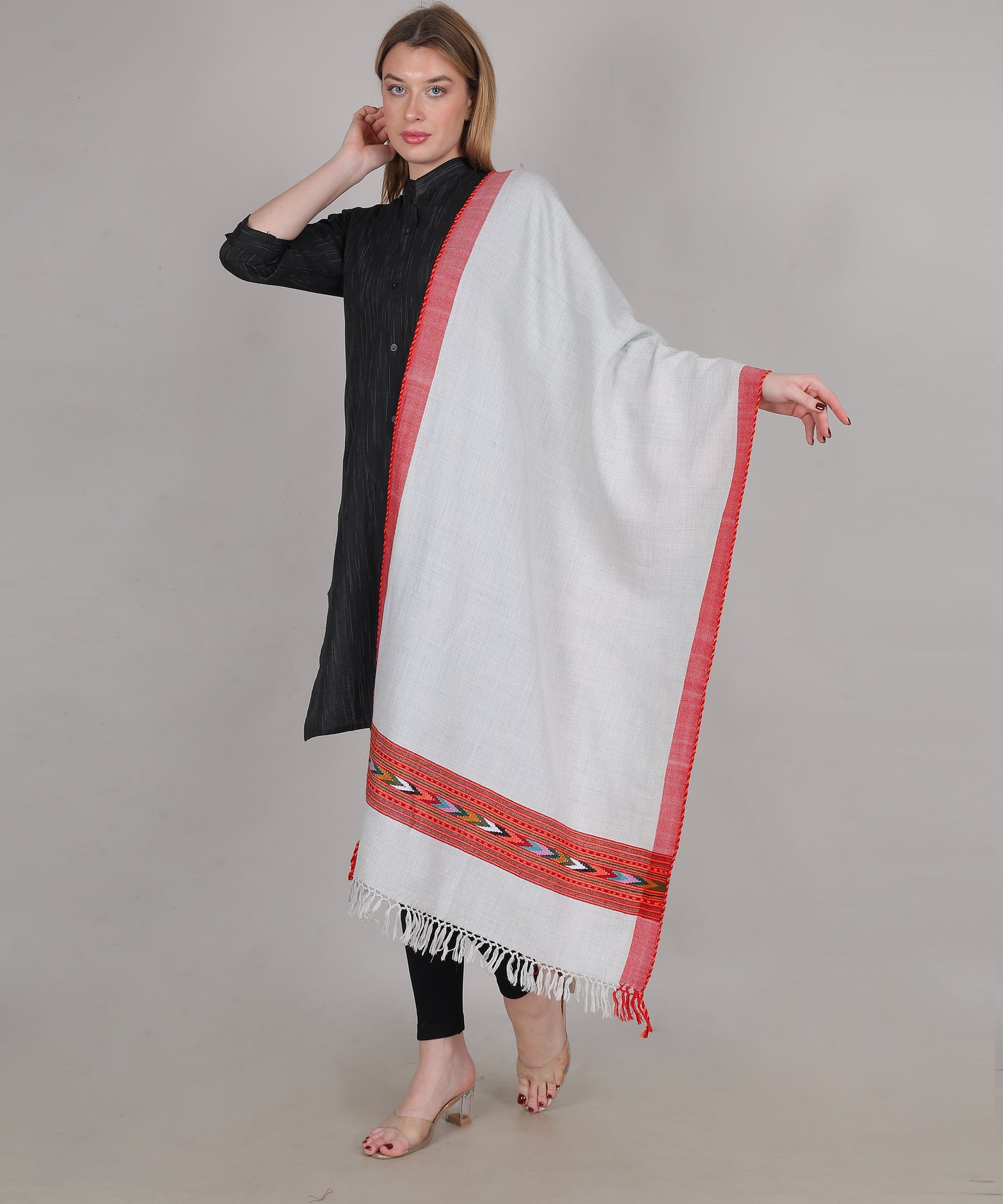 Traditional Kullu Handloom 1 Patti Light Grey Stole – Embroidered Patti Pure Woollen Wrap with Elegant Kullu Weaving Design