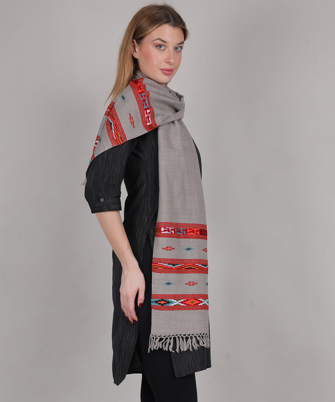 Elegant Kullu Handwoven Woollen Grey Muffler – Pure Wool with Rich Embroidered 3 Patti