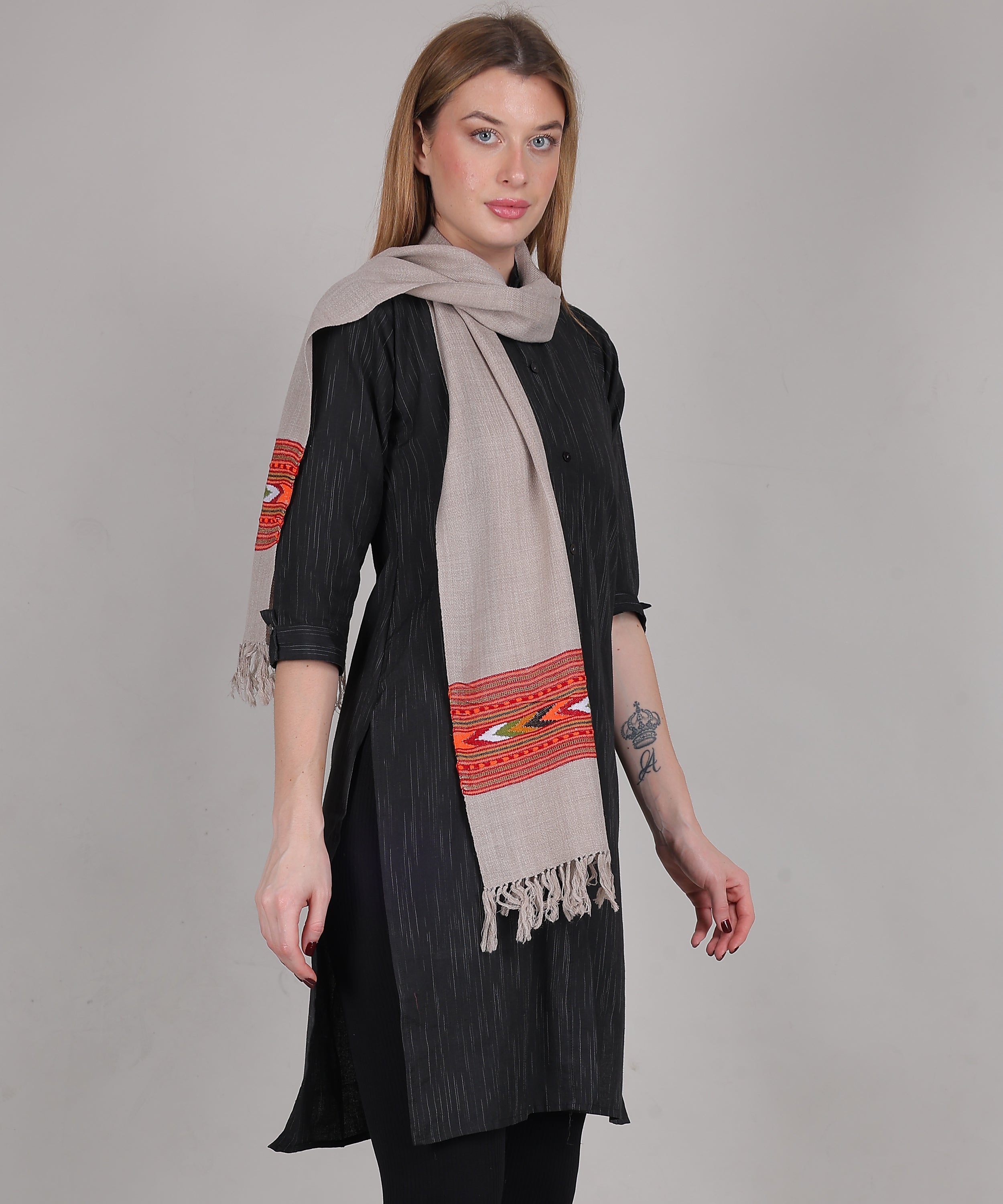 Handwoven Pure Woollen Grey Muffler with Embroidered Teen Patti Design