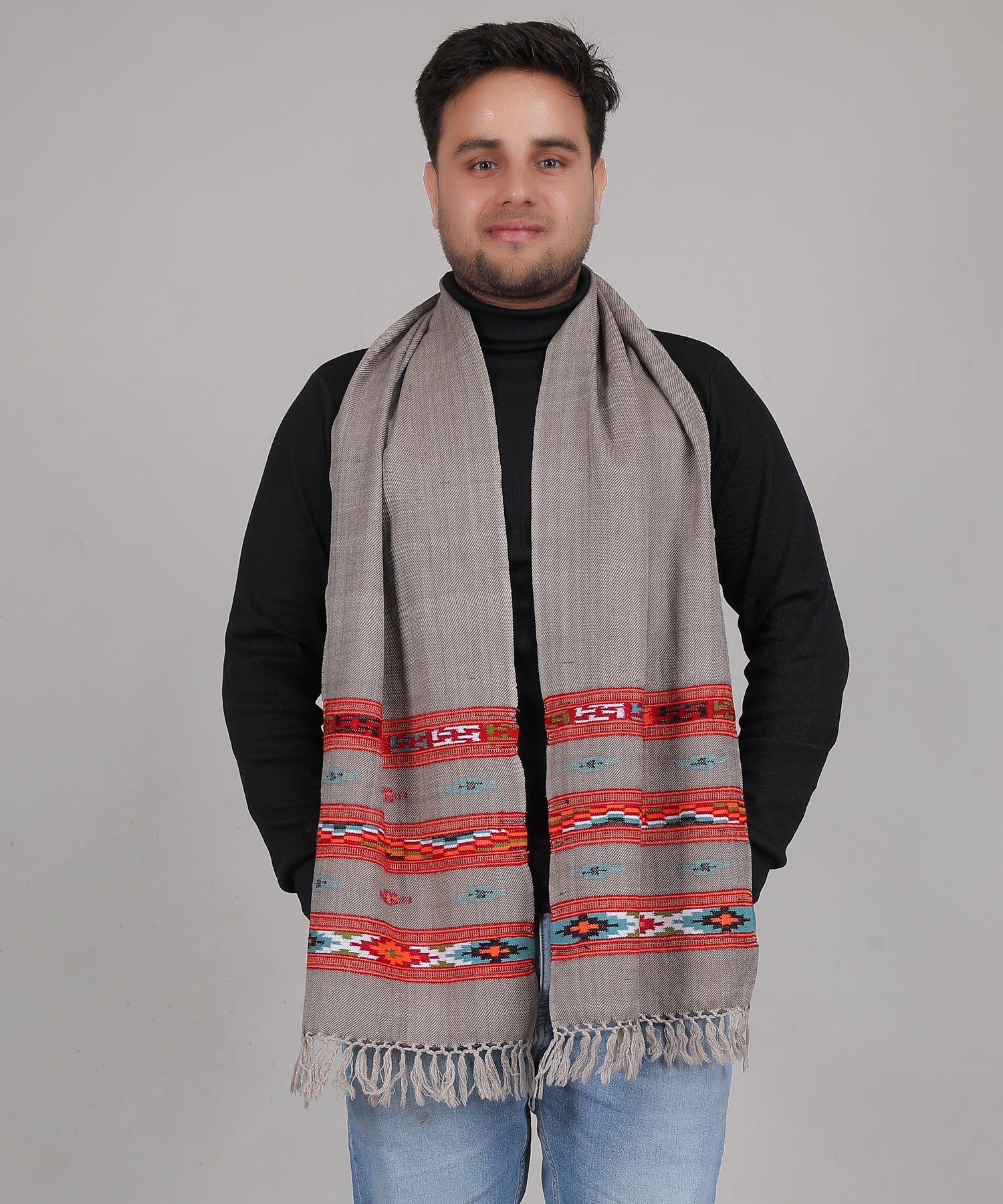 Premium Kullu Handwoven Woollen Muffler – Embroidered Grey Teen Patti Design