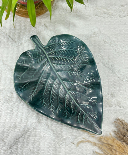 Ceramic Green Leaf Shaped Serving Tray - Pack of 1