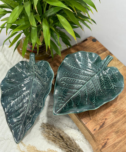 Ceramic Green Leaf Shaped Serving Tray - Pack of 1