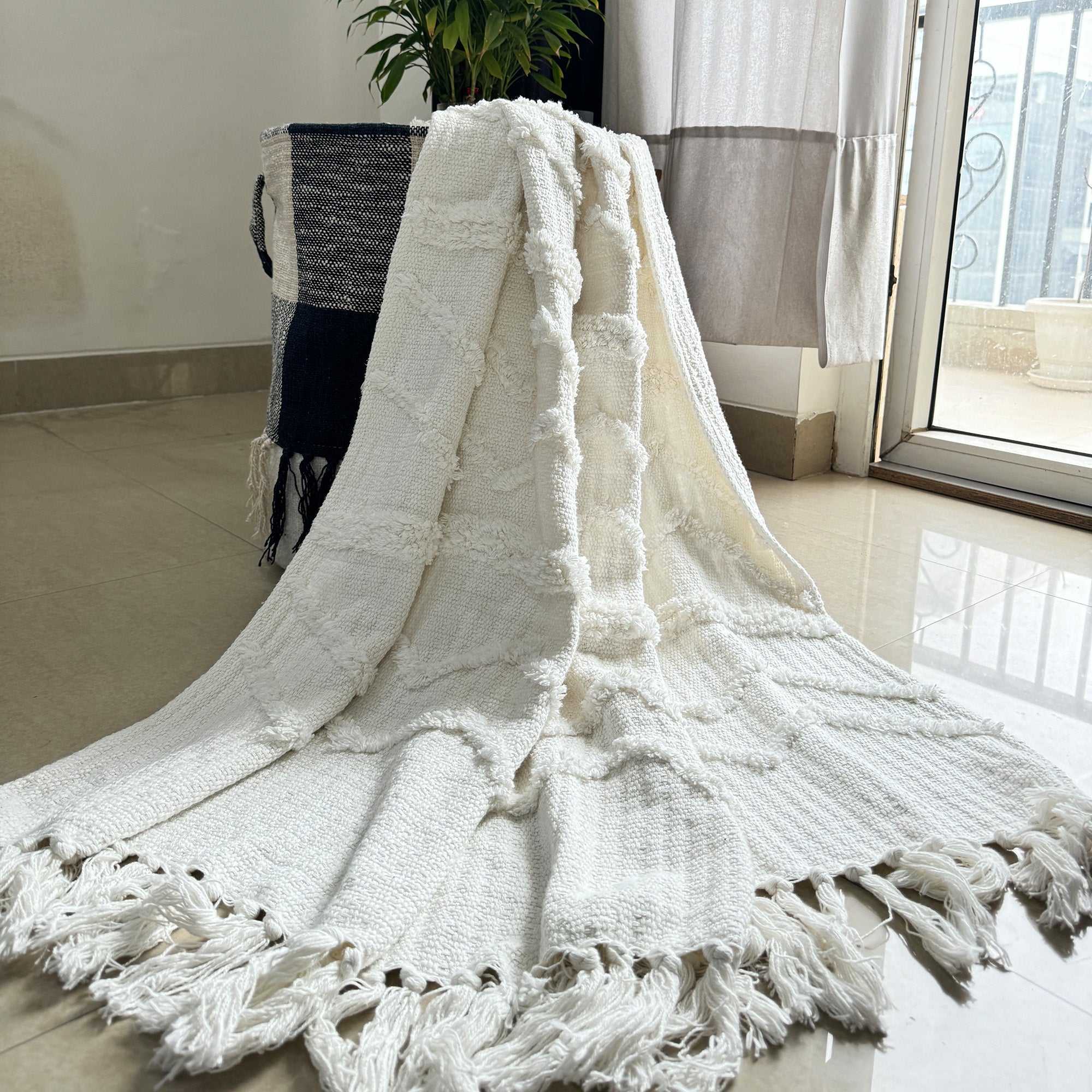 White Cotton Tufted Soft &amp; Cozy Throw